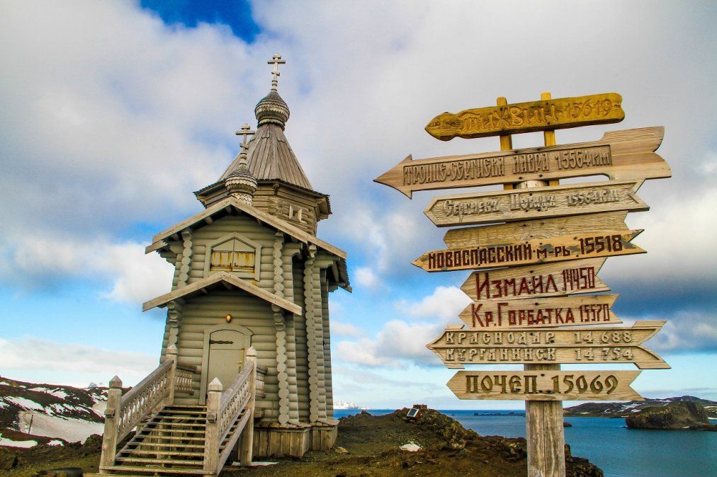 La Iglesia de la Sant&iacute;sima Trinidad, en la base rusa, es una verdadera belleza arquitect&oacute;nica en la Isla Rey Jorge. 
