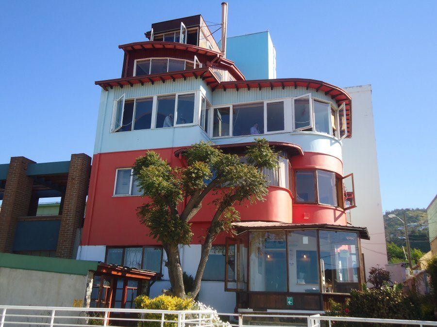 La Sebastiana es una de las tres casas de Pablo Neruda en Chile.