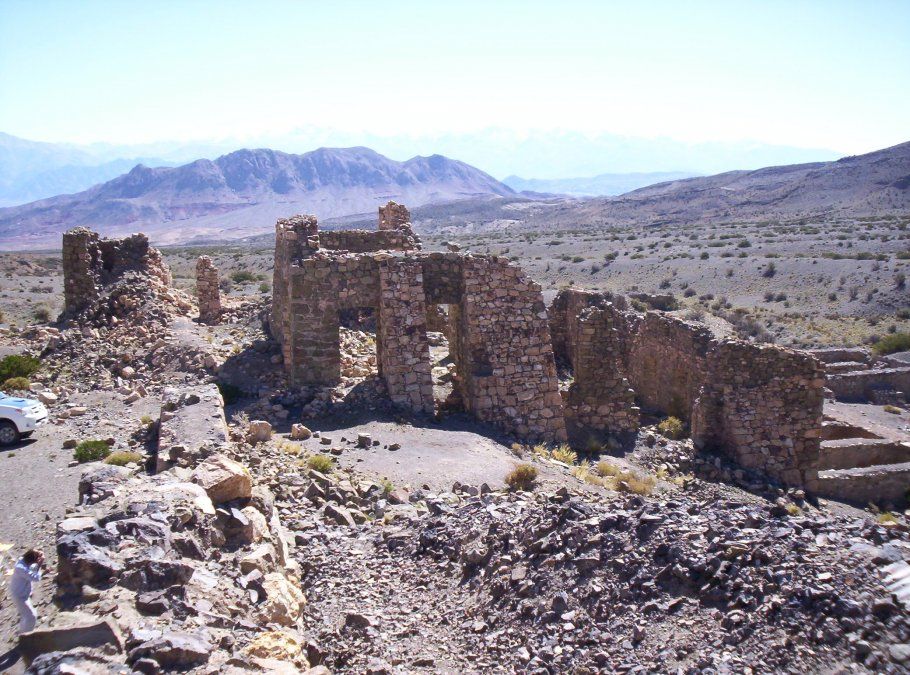 Las Minas de Paramillos, otro de los destinos para los que buscan lugares abandonados en Argentina.