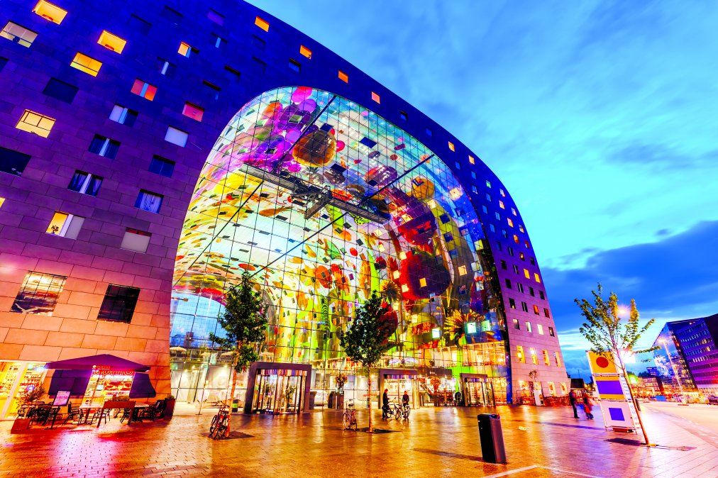 En 2014 y con la presencia de la reina de los Países Bajos Máxima, se inauguró este edificio vanguardista.