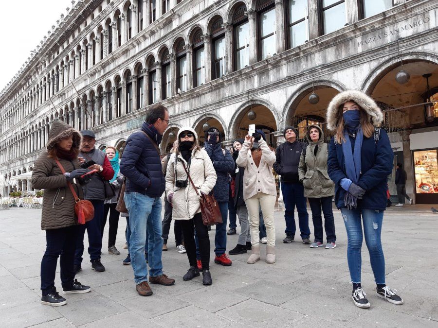 Imagen de un grupo de pasajeros visitando Venecia la semana pasada (gentileza: Europamundo)