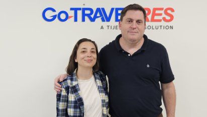 Bárbara Grecco, líder delDepartamento Aéreos de GoTravelRes; y César Hochberg, gerente de Operaciones.