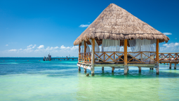 Disfruta de las cálidas temperaturas de estas playas en México, aún en invierno.
