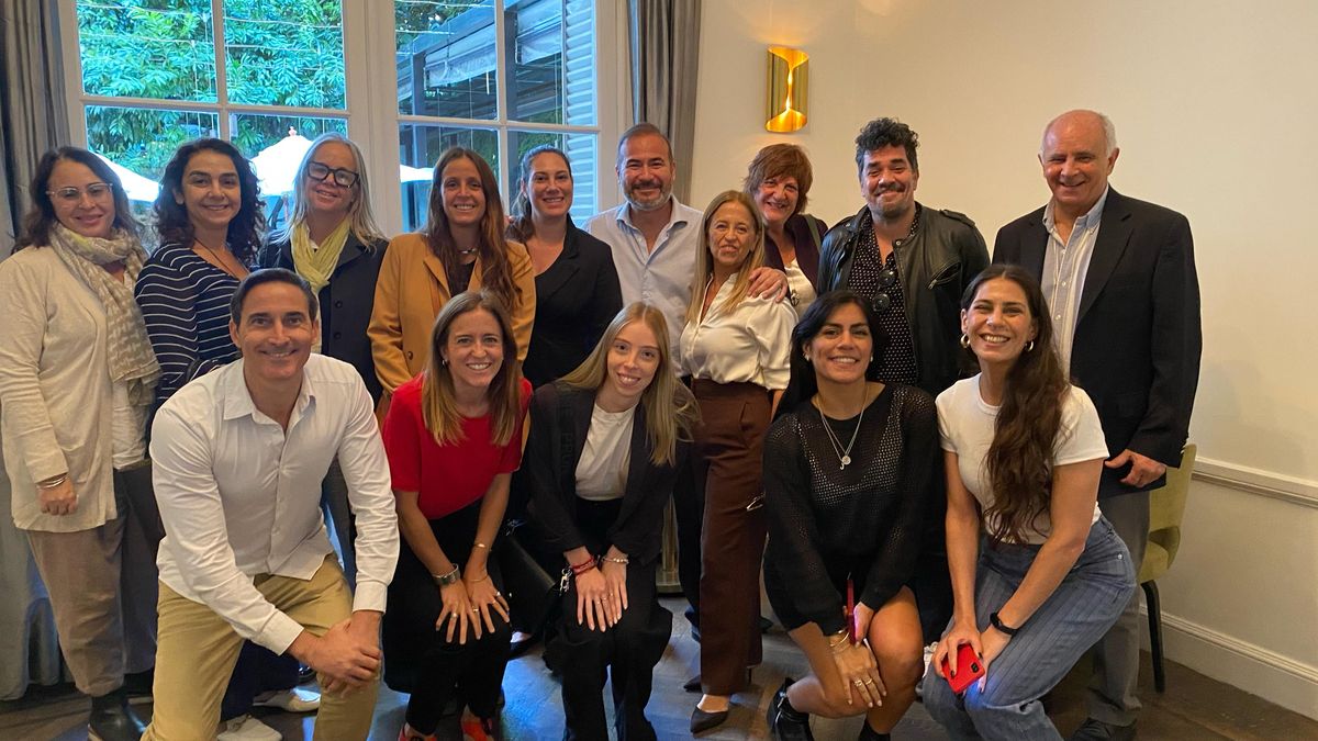 Los agentes de viajes que se actualizaron del producto Silversea junto a Roca Transport System.