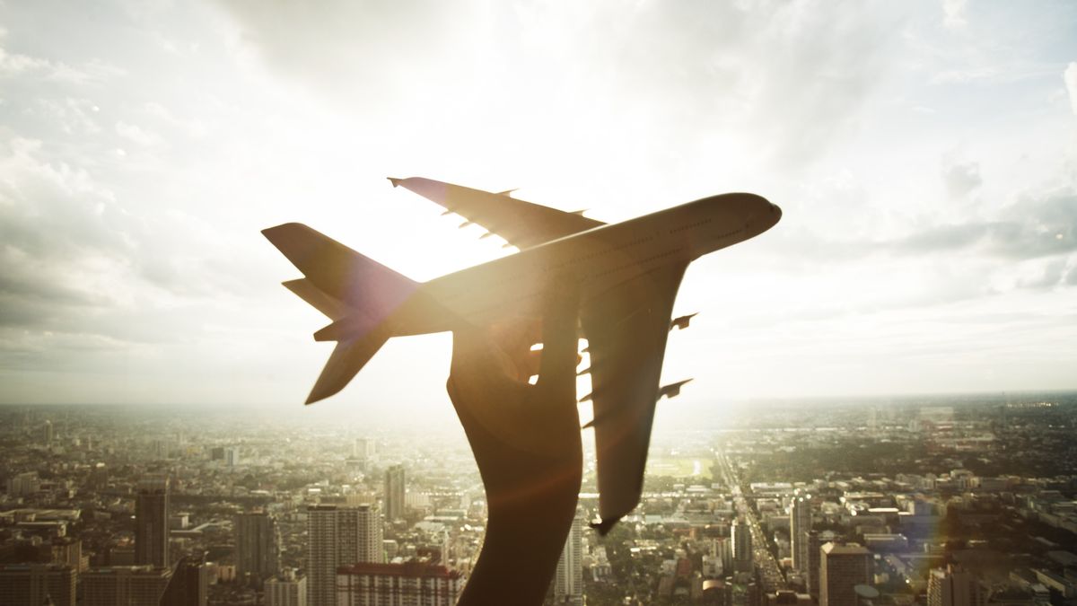 Con la temporada de mitad de año en curso, las aerolíneas refuerzan su operación con más vuelos, rutas estacionales y campañas informativas.