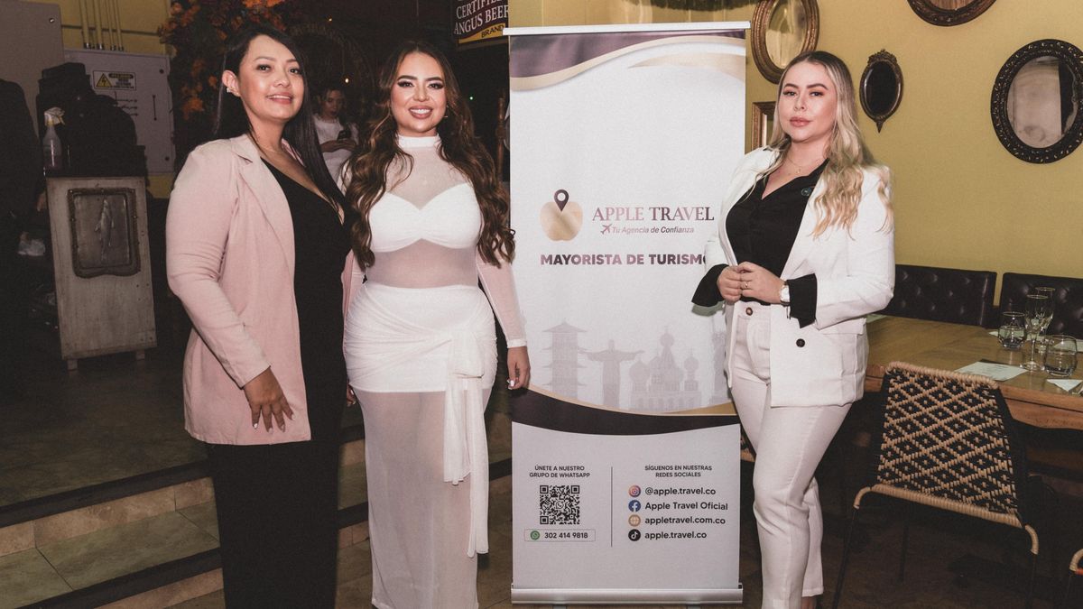 Equipo de Apple Travel presente en Medellín, durante el lanzamiento de su canal mayorista.&nbsp;