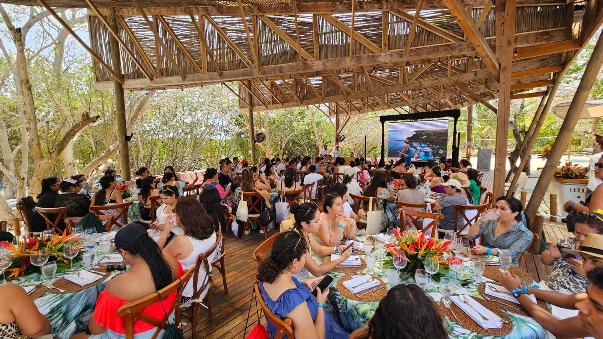 En el almuerzo se apreciaron las comidas típicas del país colombiano.
