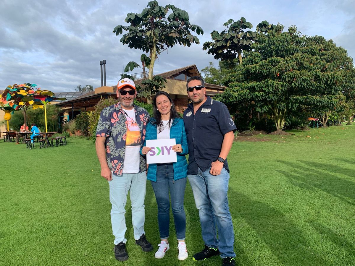 La aerolínea Sky Airline regaló dos boletos en la ruta Bogotá–Santiago-Bogotá.