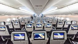 Air France ofrece en sus cabinas 1.000 horas de entretenimiento en 33 mil pantallas de alta definición.