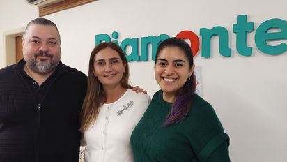 Los ejecutivos de Organización Piamonte y Solvera que recibieron a los agentes en la nueva capacitación sobre Aruba.