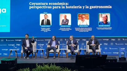 Panel sobre coyuntura económica en Hotelga 2026, que contó con la participación de Antonio Aracre, Matías Kulfas y Osvaldo Giordano, y la moderación de Ramón Indart.&nbsp;