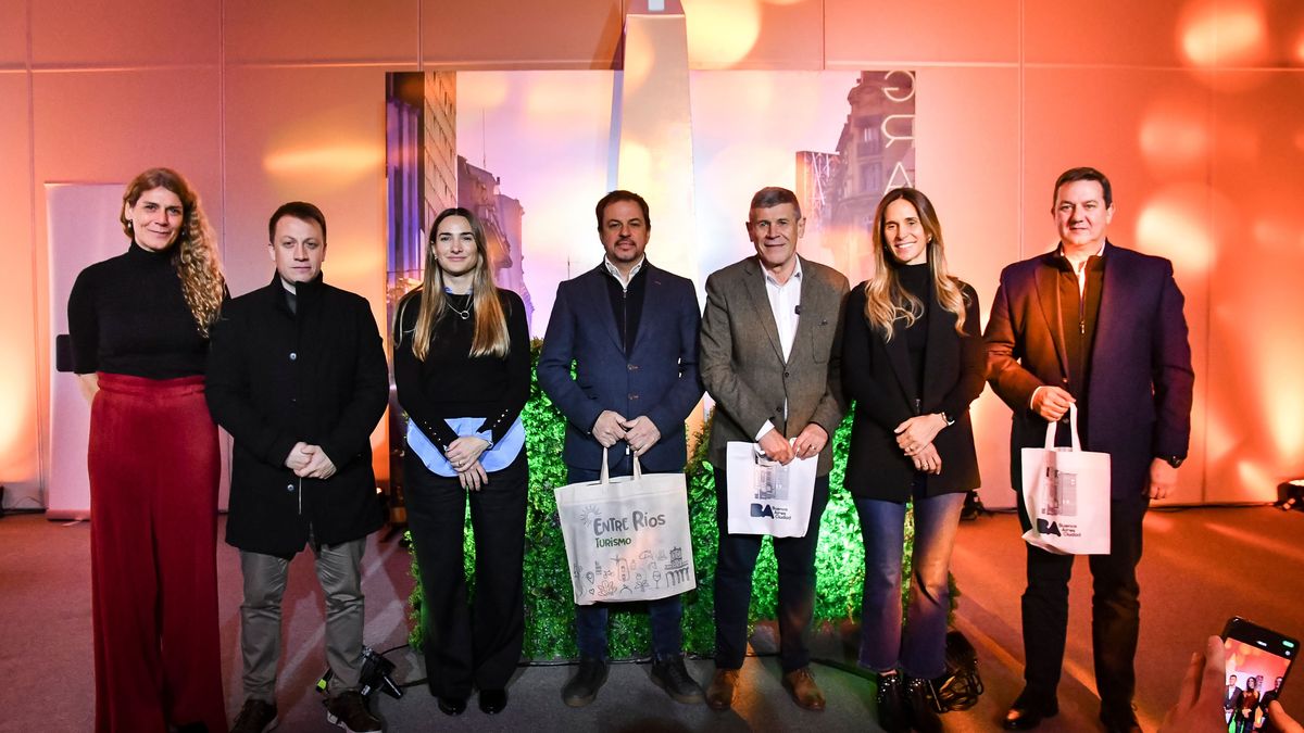 Autoridades de Buenos Aires y Entre Ríos durante el encuentro.