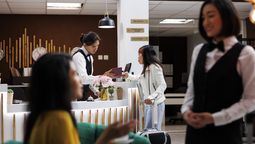 Un 32% de los trabajadores en hotelería renuncia voluntariamente, la cifra más alta entre los sectores analizados en Latinoamérica.