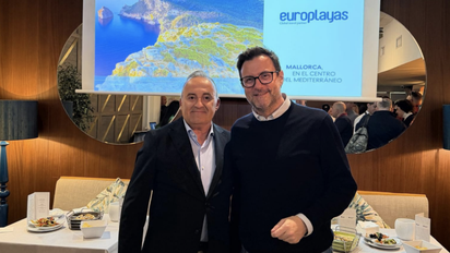 Juan Barjau, subdirector de Europlayas, junto al director general insular de Turismo del organismo, Marco Táboas.