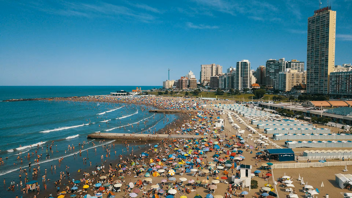 Mar del Plata es la playa m&aacute;s popular e importante de Argentina.