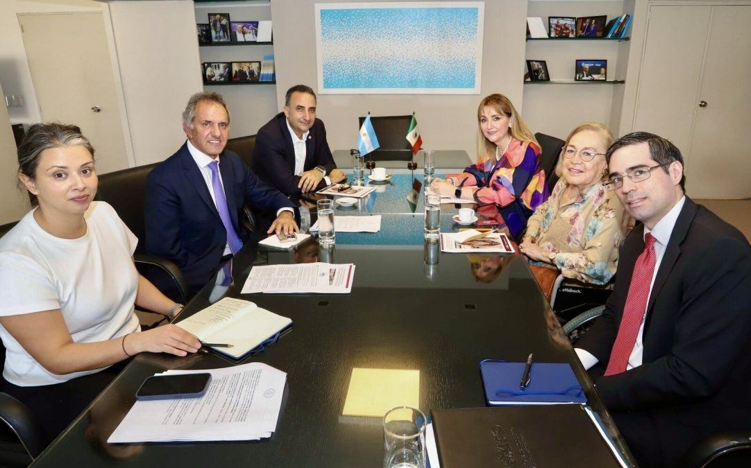 Inprotur: semana atrás y junto con Ana Inés García Allievi, Daniel Scioli se había con Gloria Guevara Manzo, candidata a la Secretaria General de ONU Turismo.