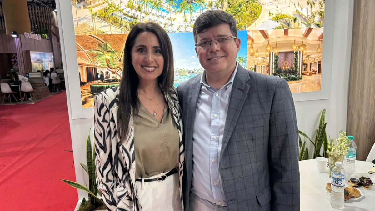 Carolina Nieva, responsable Comercial en Argentina de The Palace Company, junto a Daniel Conte, vicepresidente de Relaciones Comerciales.