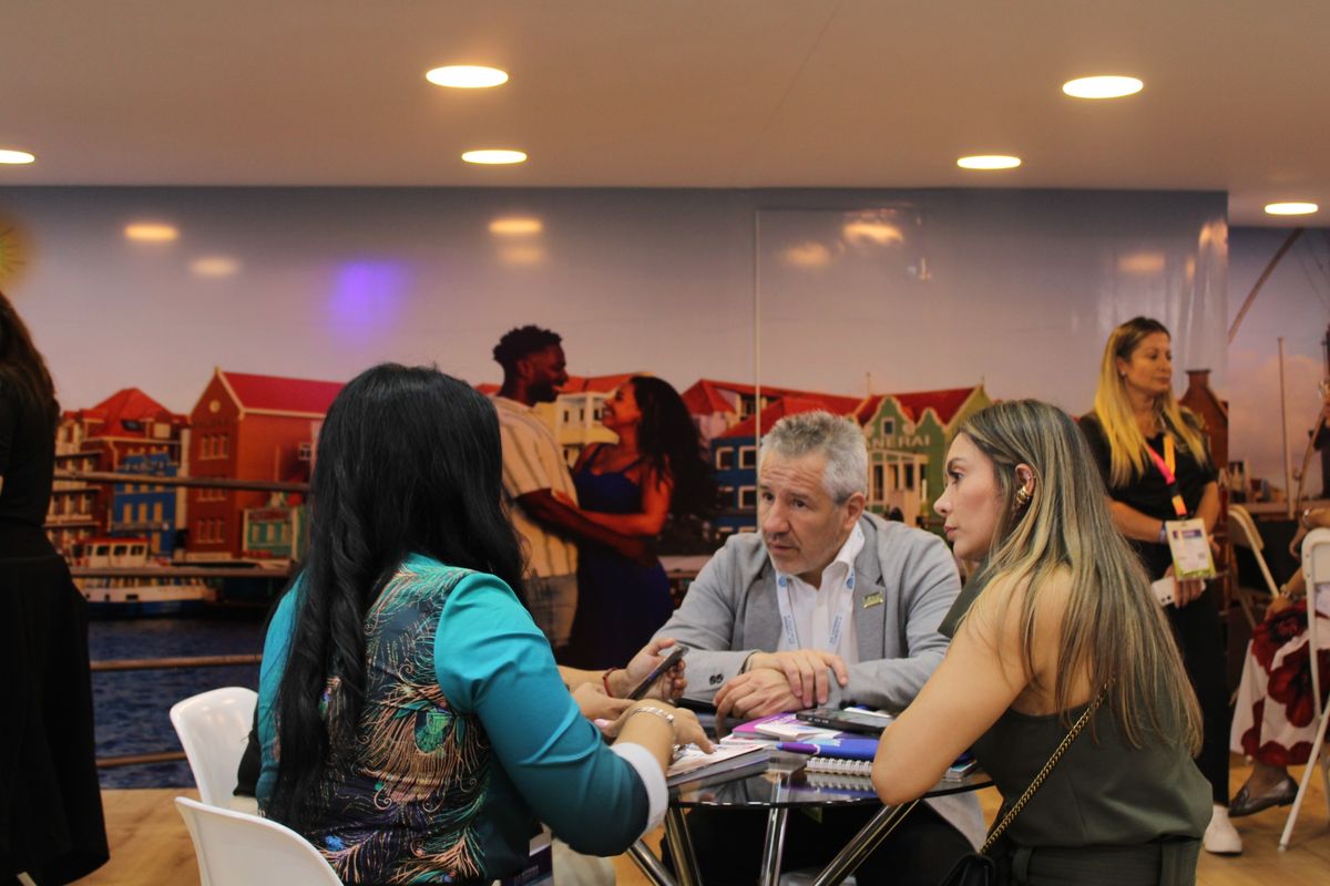 Fabián Manotas y Jessica Sánchez en el marco de la Vitrina Turística Anato 2025.