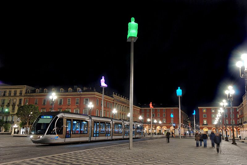 La plaza Masséna es un ícono actual de la ciudad. (créditos Nice Tourisme),