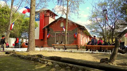 Zúñiga es un destino ideal para escapadas de fin de semana. La Parroquia del pueblo es parte de sus encantos.&nbsp; 