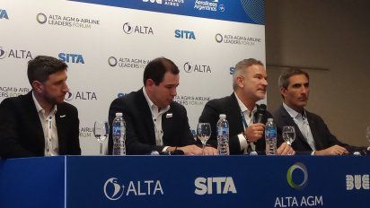 Darío Ratinoff, Víctor Mejía, Estuardo Ortiz y Gonzalo Pérez Corral, directivos de JetSmart.