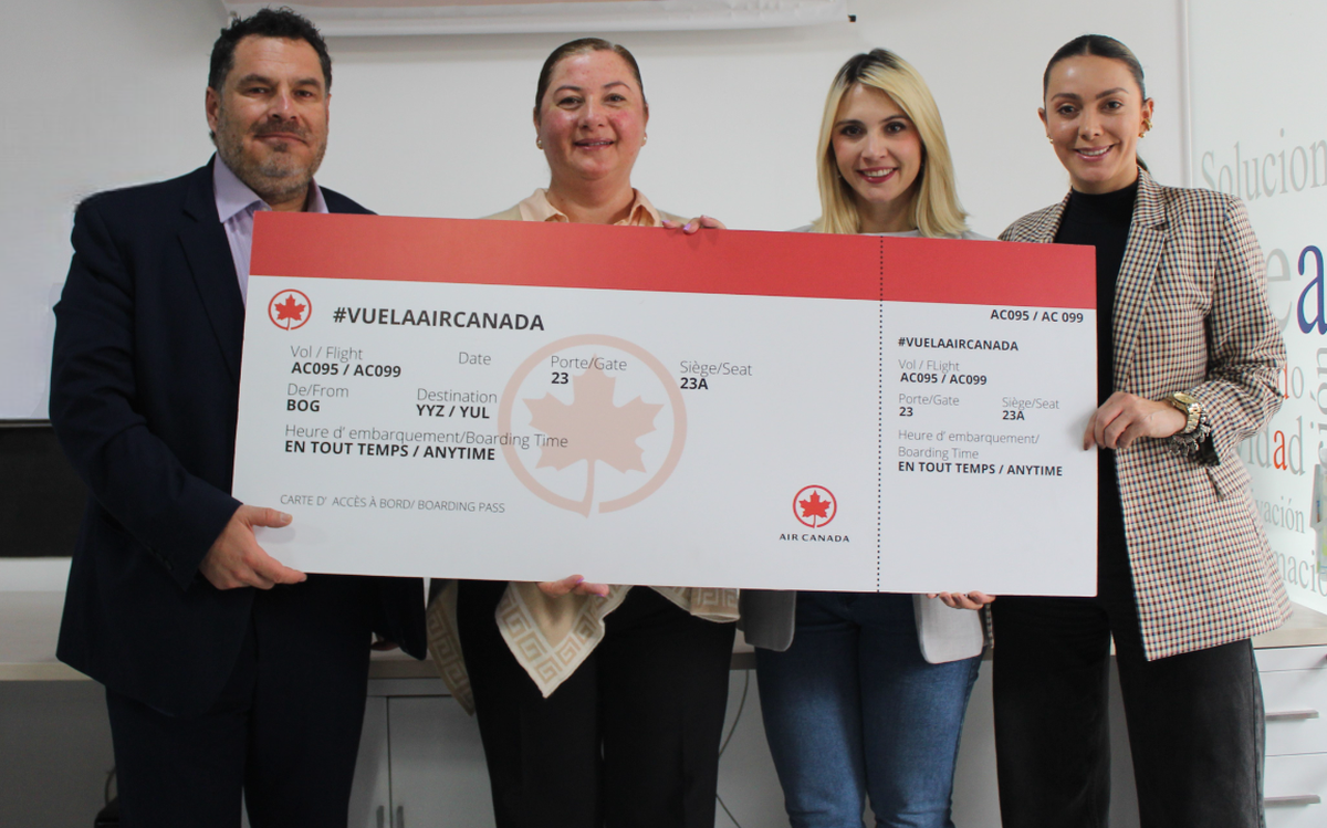 Leonardo Vargas de Air Canada, Mariana Barriga de Exytures, Jenny Ramírez de Air Canada y Jessica Sánchez de Ladevi.