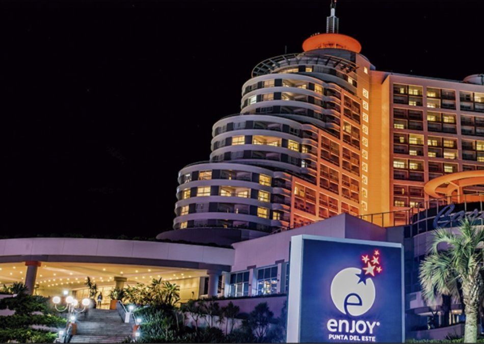 El clásico Conrad de Punta del Este hoy está operado por la empresa chilena Enjoy.