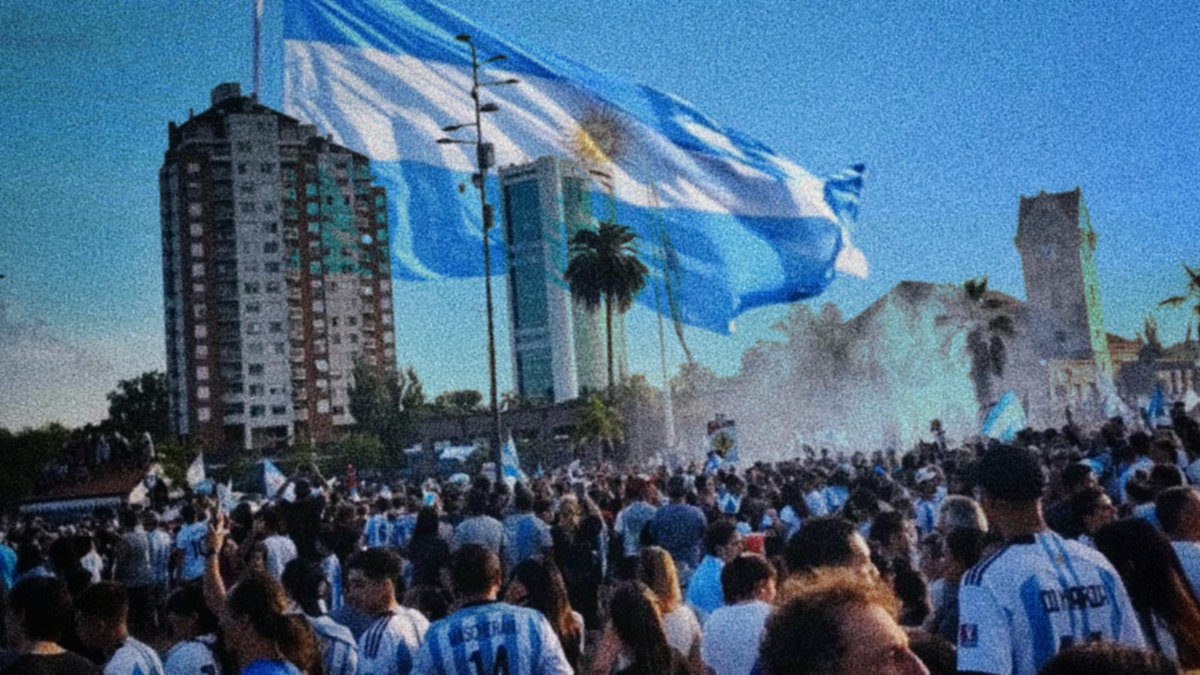 Así se festejó la victoria de Argentina en el Mundial de Qatar 2022 a psos de la Estación Fluvial de Tigre.