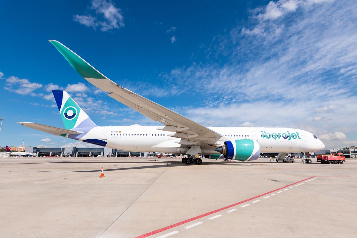 Los Cabos estrena conexión directa con España a través de Iberojet. Los Cabos estrena conexión directa con España a través de Iberojet.