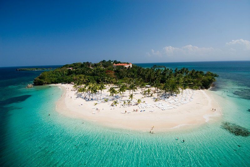 Cayo Levantado, en Samaná, es una isla muy popular en República Dominicana. - Ladevi Medios y Soluciones Cayo Levantado, en Samaná, es una isla muy popular en República Dominicana.