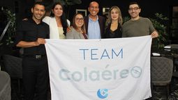 Claudia Torres, gerente comercial, y Daniel López, director general de Colaéreo, junto a su equipo.