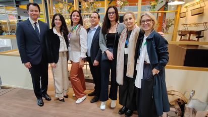 Directivos de The Rozas Village, Aeroméxico, la Asociación Empresarial Hotelera de Madrid y PEO durante la presentación de Siempre Madrid en Fitur.