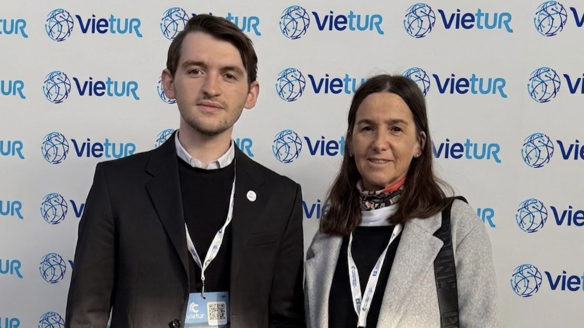 Vietur: Agustín Koatz, coordinador ejecutivo de la Dirección de la firma y director general de Newton; junto a Vanesa Crupnicoff, CEO.
