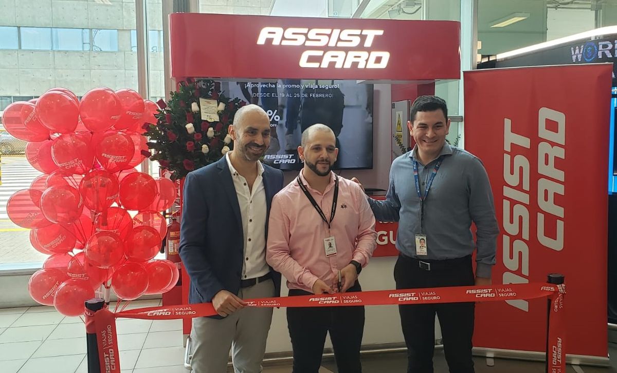 Orlando Romano, Nahuel Mazzitelli y Miguel Camus en la inauguración del nuevo módulo de Assist Card.