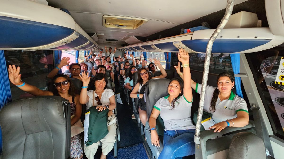 Grupo listo para dirigirse al Hotel Isla del Encanto.