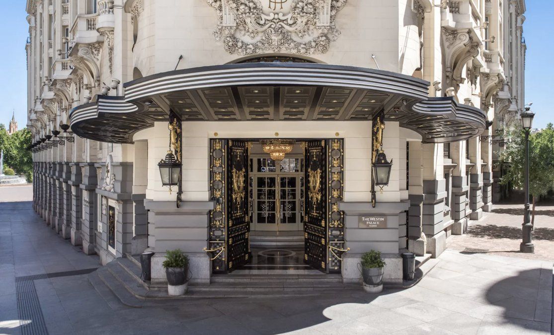 Entrada del Westin Palace de Madrid.
