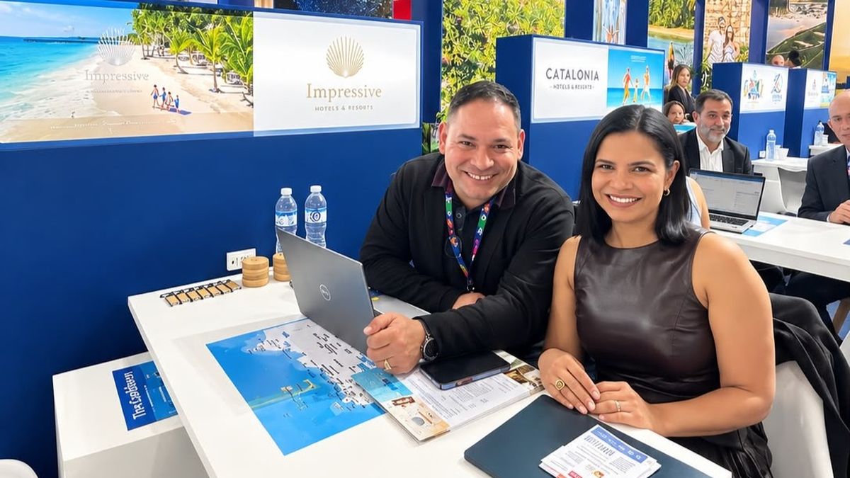 Impressive Resorts & Spa Punta Cana: Jonathan Dorville, gerente de Ventas, y Paola Gómez Brito, gerente de Promoción para Latinoamérica.