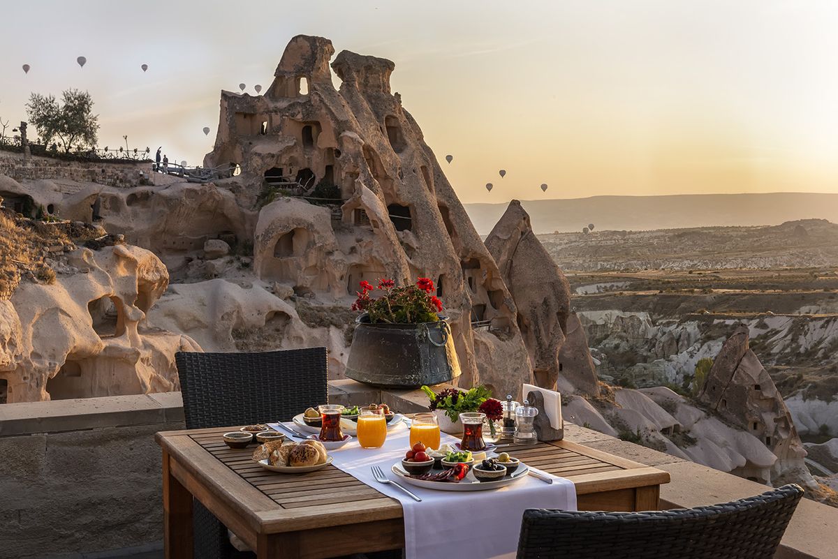Desde Seki Restaurant se pueden ver los globos aerostáticos que vuelan sobre Cappadocia.