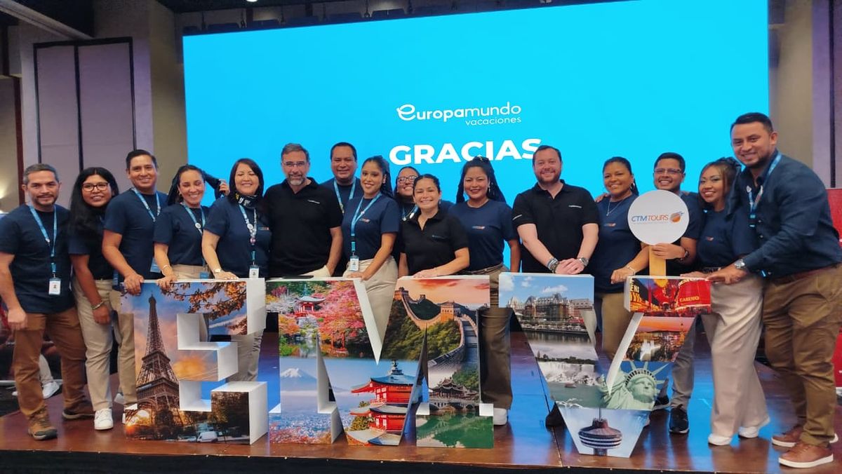 Equipo de CTM Tours junto al equipo de Europamundo.