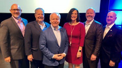 Rafael Villanueva (Las Vegas), DT Minich (Experience Kissimmee), Roger Dow (U.S. Travel Association Convention & Visitors Authority), Dana Young (Visit Florida), Will Seccombe y Thomas Garzilli (Brand USA).