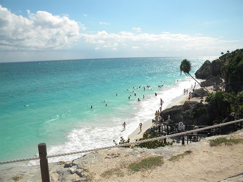 Cancún puede combinarse con Riviera Maya, un paraíso de playas, parques, áreas arqueológicas y naturales.