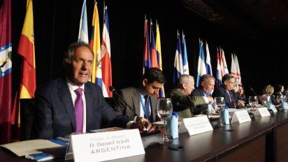 Daniel Scioli: “La nueva Argentina está viviendo un momento maravilloso para el turismo”. En Fitur, el funcionario subrayó la vuelta al crédito y la seguridad jurídica y ciudadana como factores clave para su desarrollo.