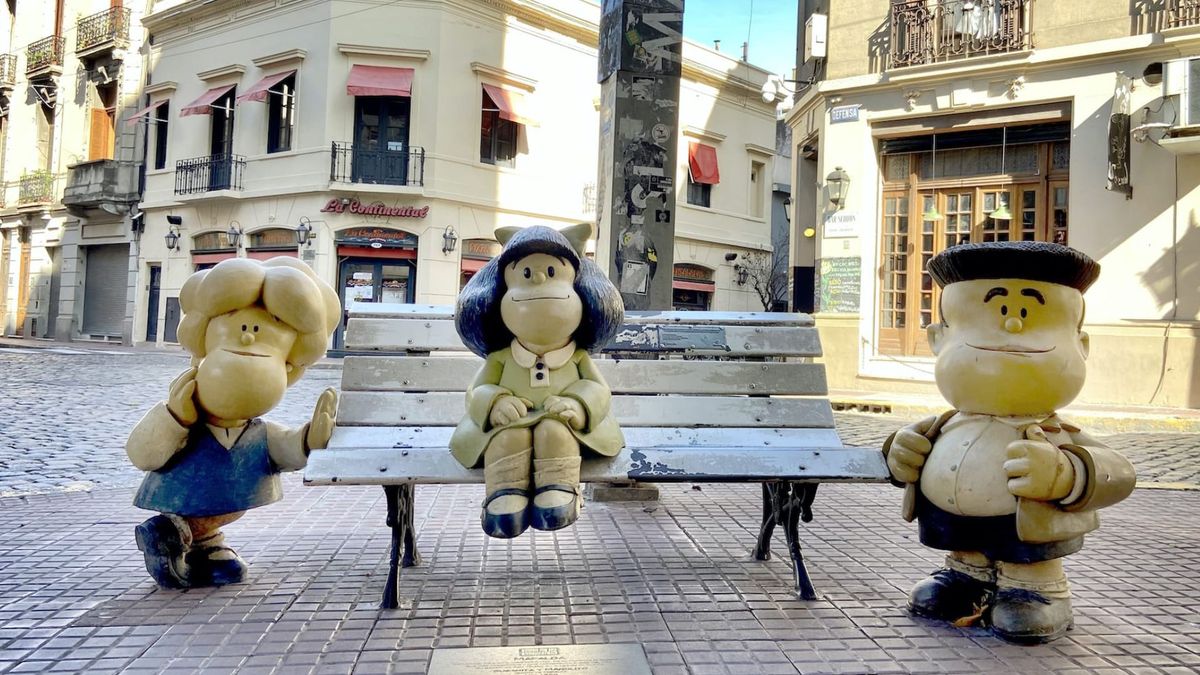 Puedes cruzarte con Mafalda en San Telmo si tienes suerte.