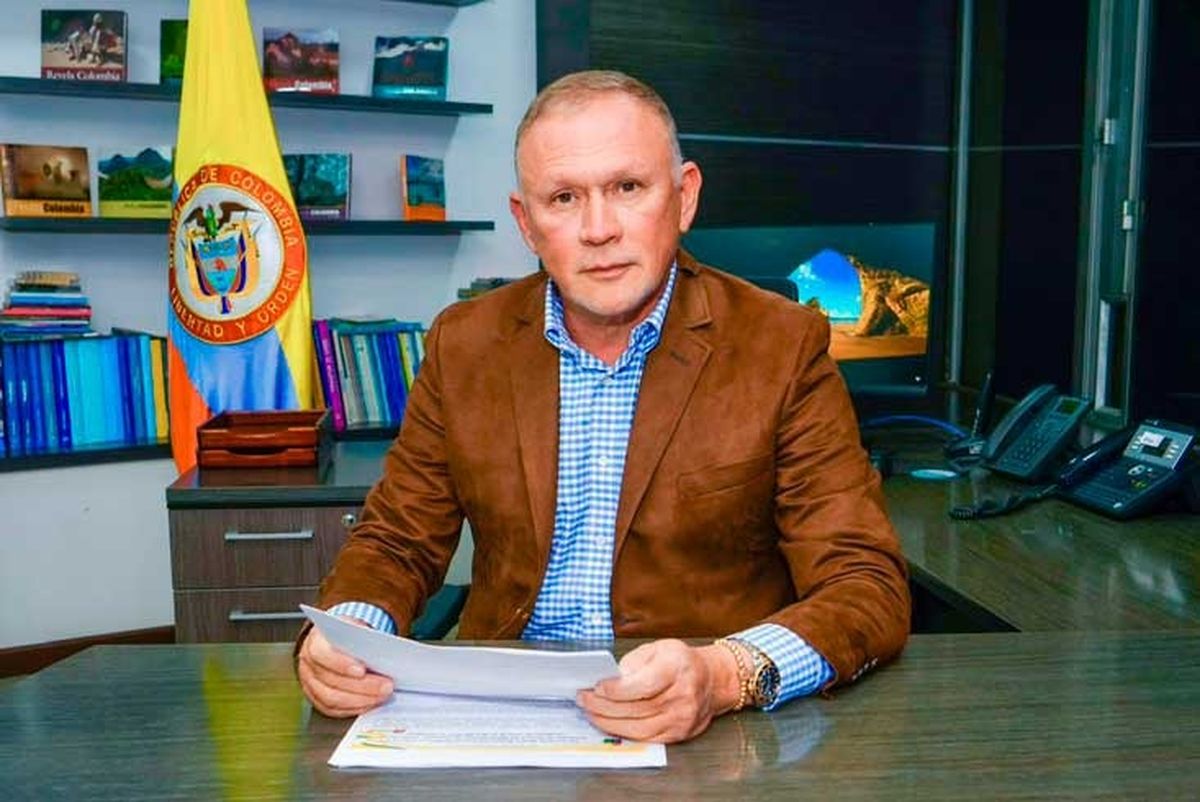 Camilo Pérez Alvarado renuncia al Viceministerio de Turismo.