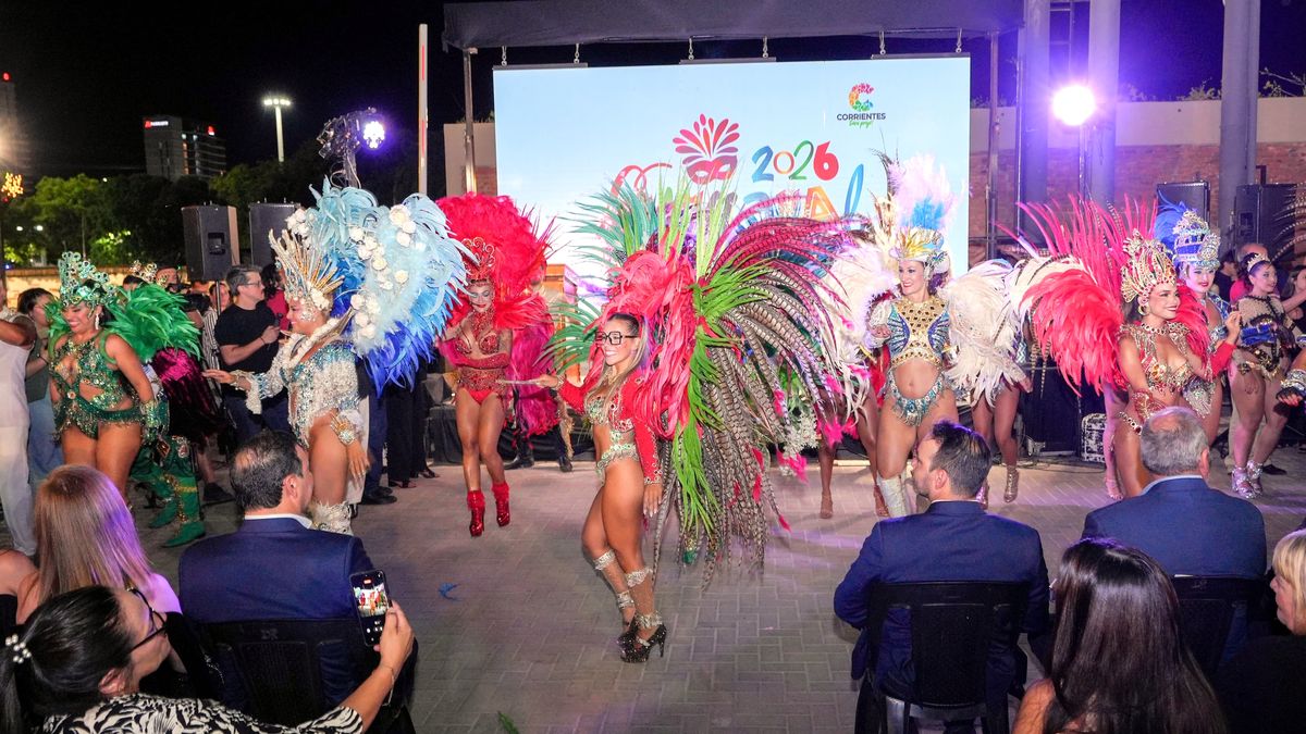 Todo el colorido del Carnaval de Corrientes en el acto de lanzamiento.