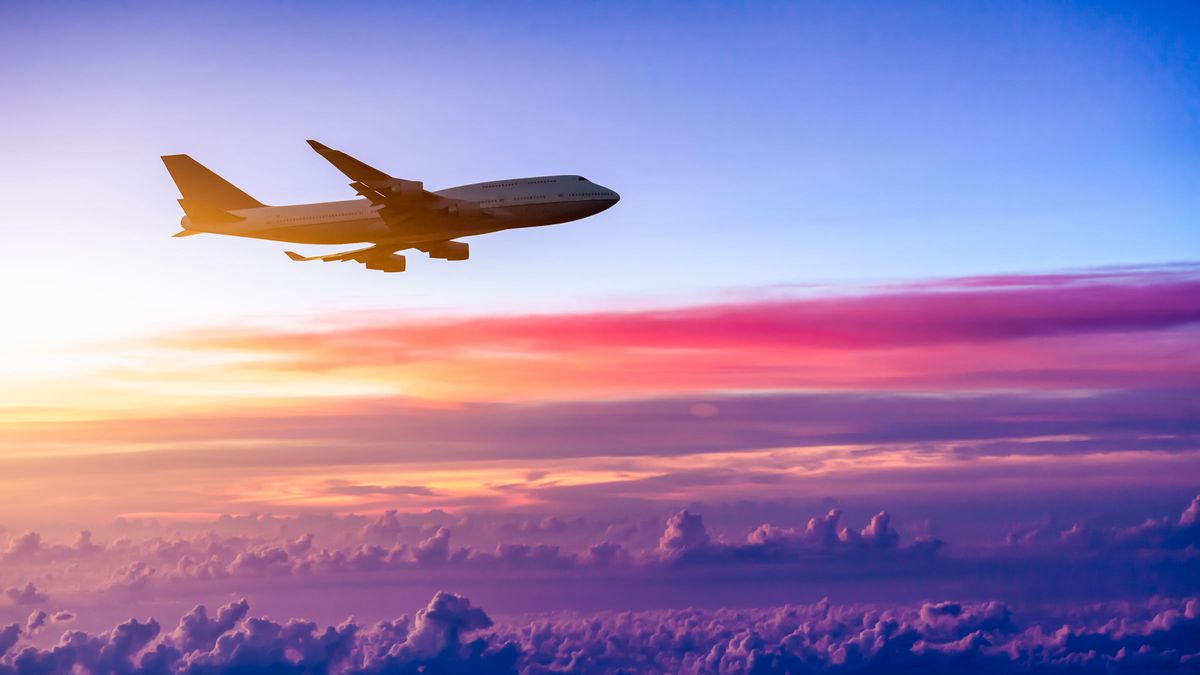 Aerolíneas estadounidenses podrían incrementar costos para los pasajeros debido al alza de combustible. - Ladevi Medios y Soluciones Aerolíneas estadounidenses podrían incrementar costos para los pasajeros debido al alza de combustible.