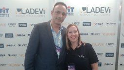 Mohamed Mossad, presidente de Exotic Tours and Travel, y Yanina Núñez, directora general de Soulreps y representante del DMC en la región.