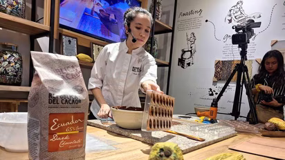 Quito: el chocolate, las flores y el turismo protagonistas en el Centro Histórico