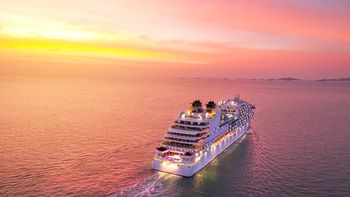 Viajar en cruceros permite explorar el mundo combinando lujo y aventura.
