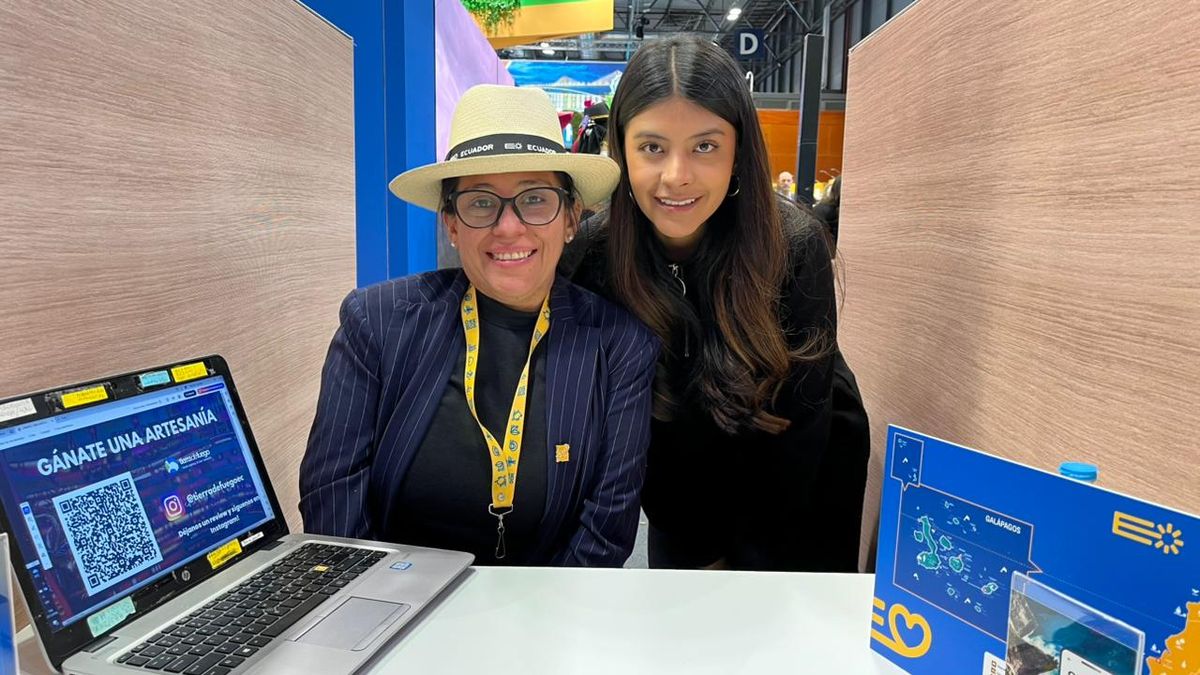 Lorena Vizcaíno y Samanta Vizcaíno, de Tierra de Fuego Agencia de Viajes. Fitur 2026.